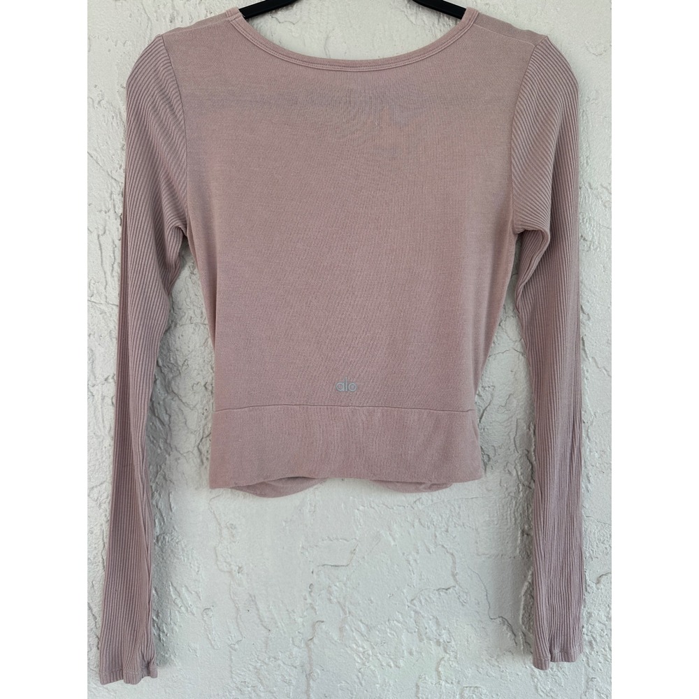 Alo Yoga Cover Twist Front Long Sleeve Crop Ribbed Top Dusty Rose Women Medium - Picture 3 of 7